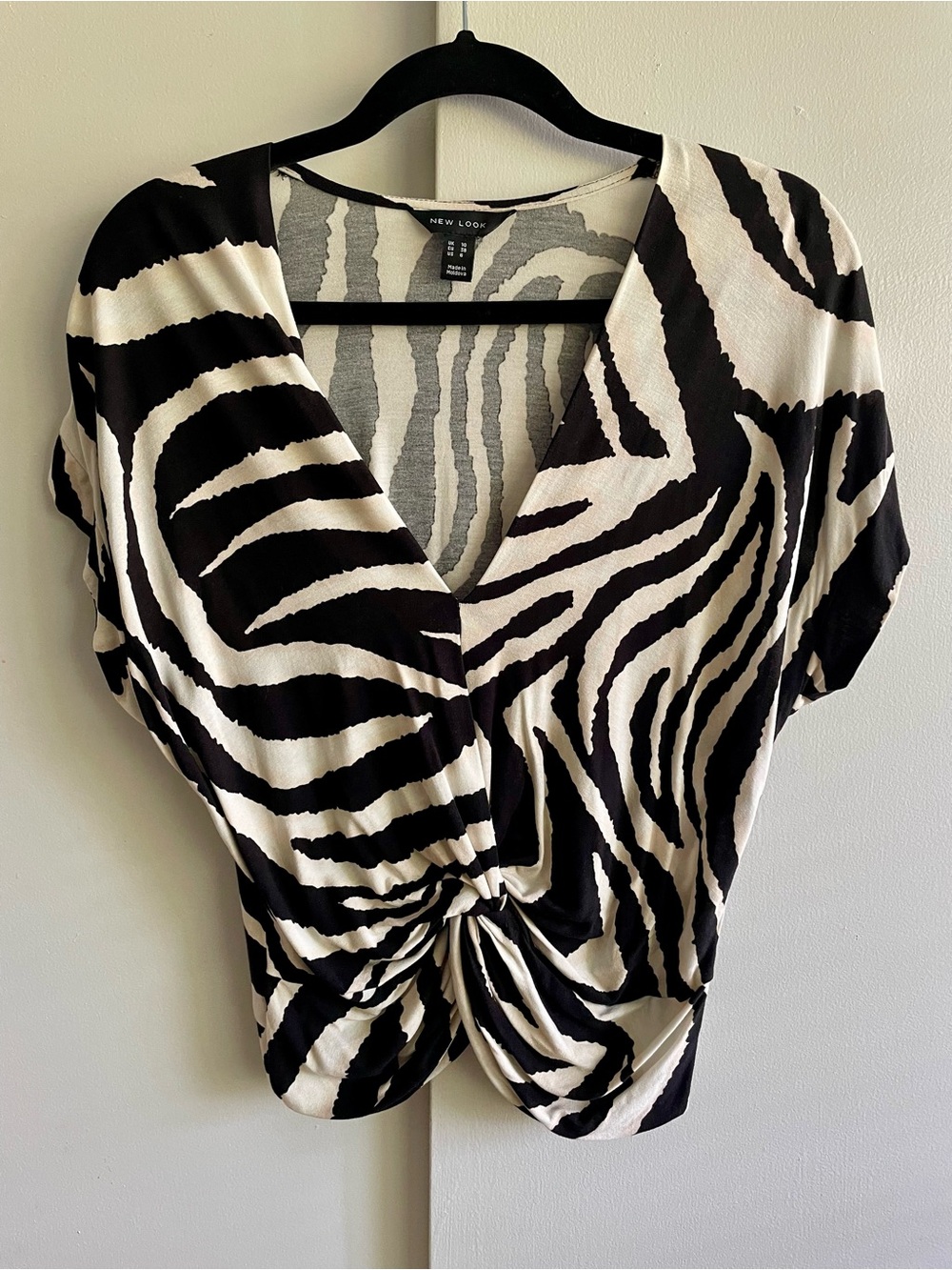 New Look Zebra Twist Front V-Neck Top US 6 Black White Animal Print Mob Wife